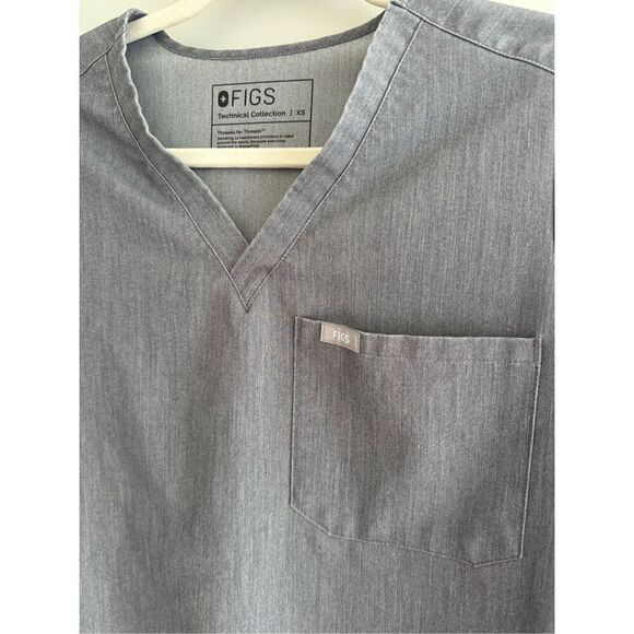 FIGS Catarina Gray Scrub Top, One Pocket, Women’s Size XS - Picture 2 of 7